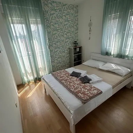 Ana'S 2 Bedrooms Lovely Flat Podgorica Exterior photo